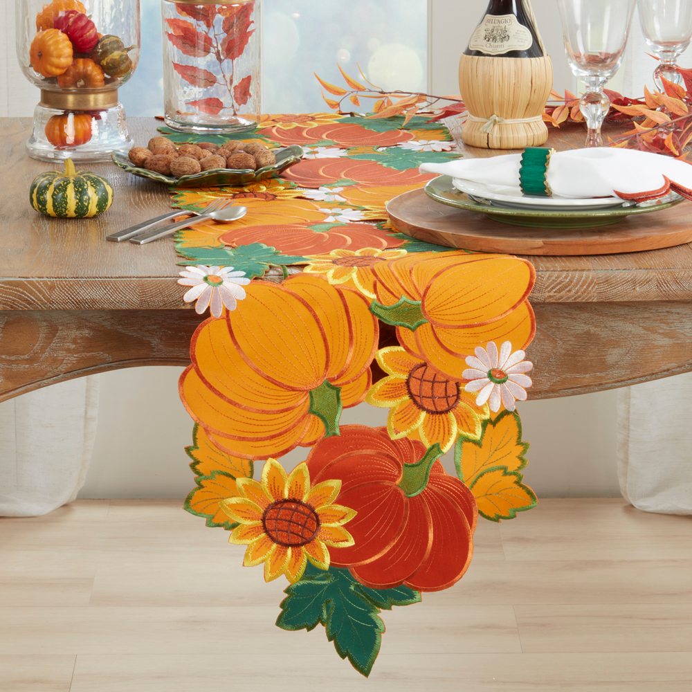 4847 - Pumpkins 14"x72" Table Runner