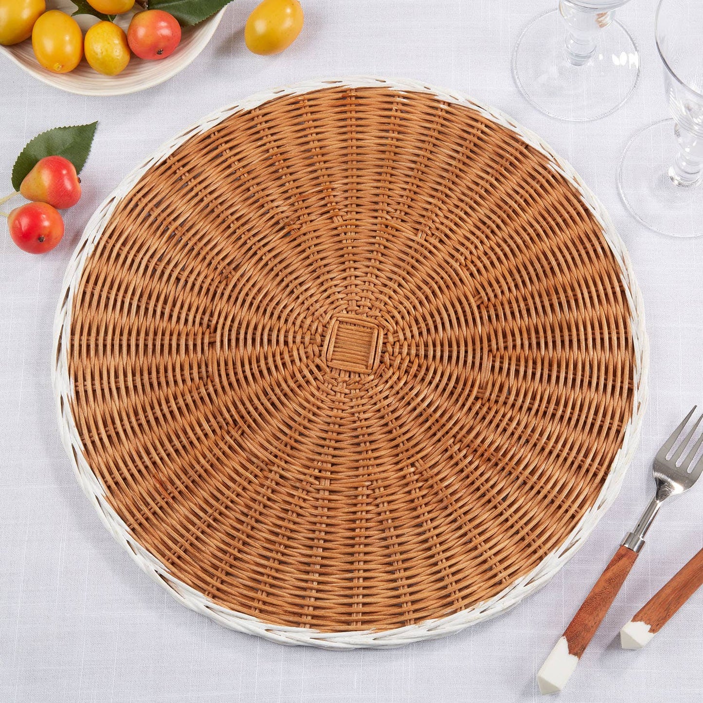 1522 - Two-Tone Rattan 15" Round