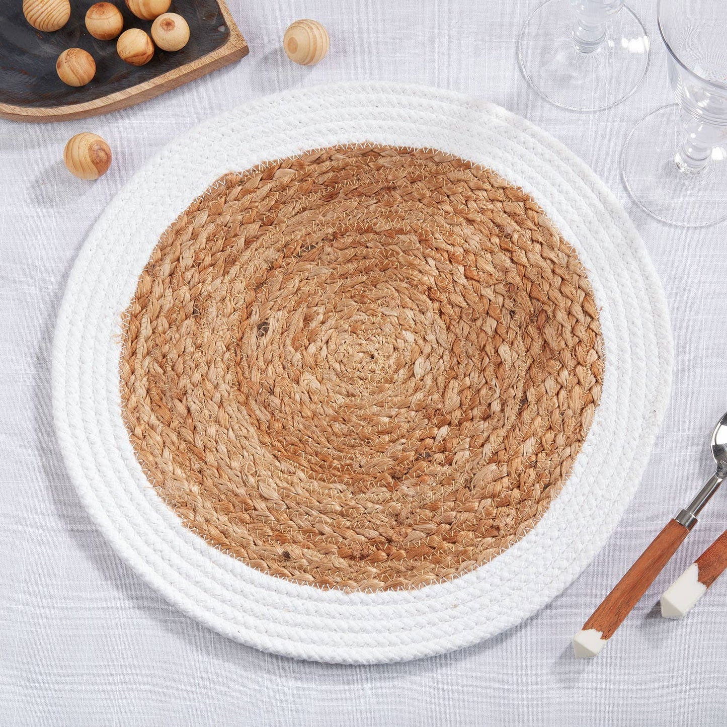 122 - White Braided Natural Jute 15" Round Placemat