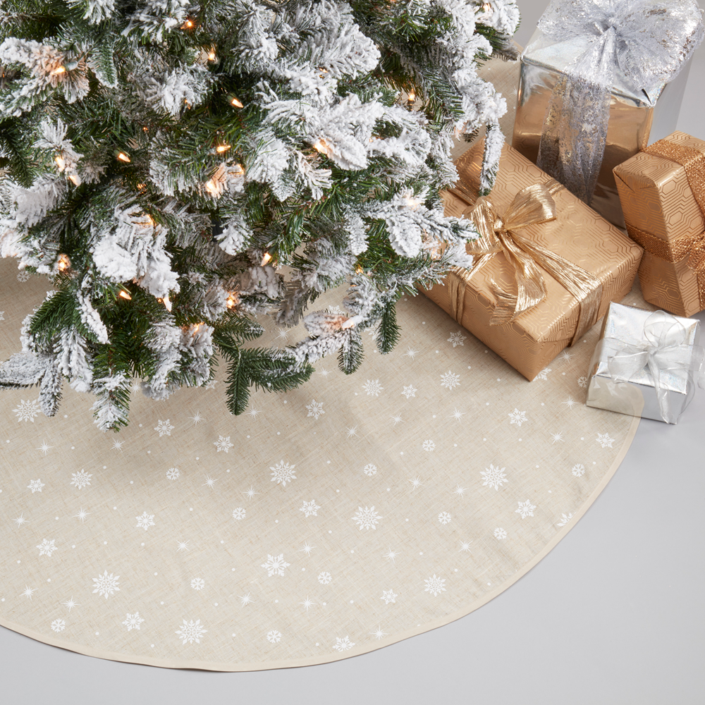 7352 - Natural Snowflake Tree Skirt