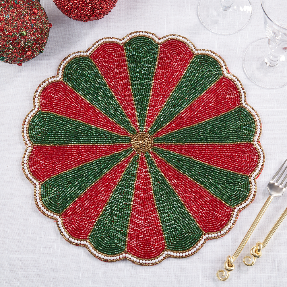 3170 - Red & Green Beaded Pinwheel 14" Round Placemat