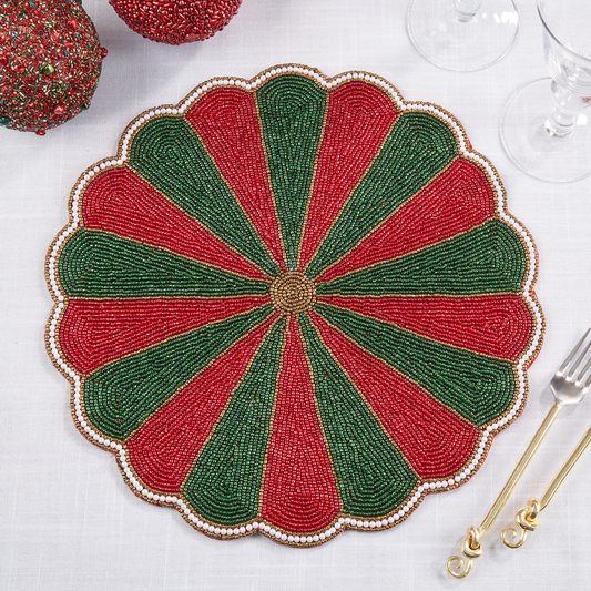 3170 - Red & Green Beaded Pinwheel 14" Round Placemat