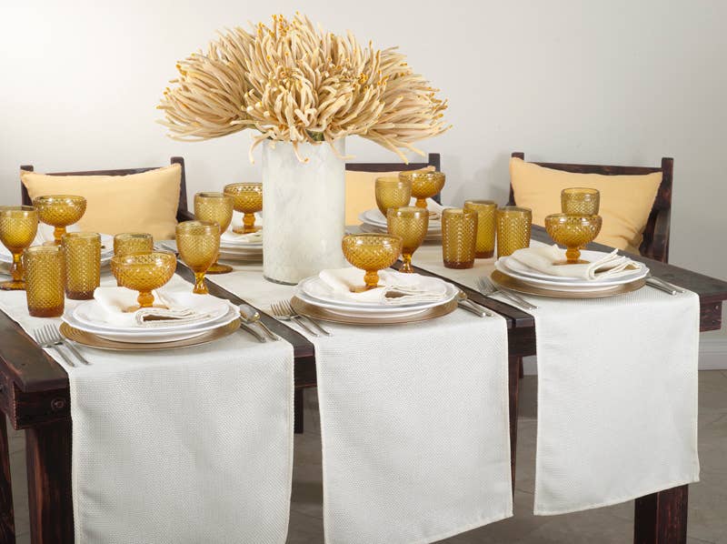 9113 - White Basket Weave Table Runner